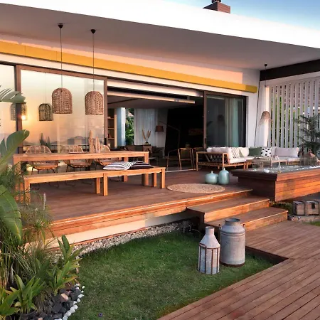 Sleeps 12 Pool Air Con Wifi